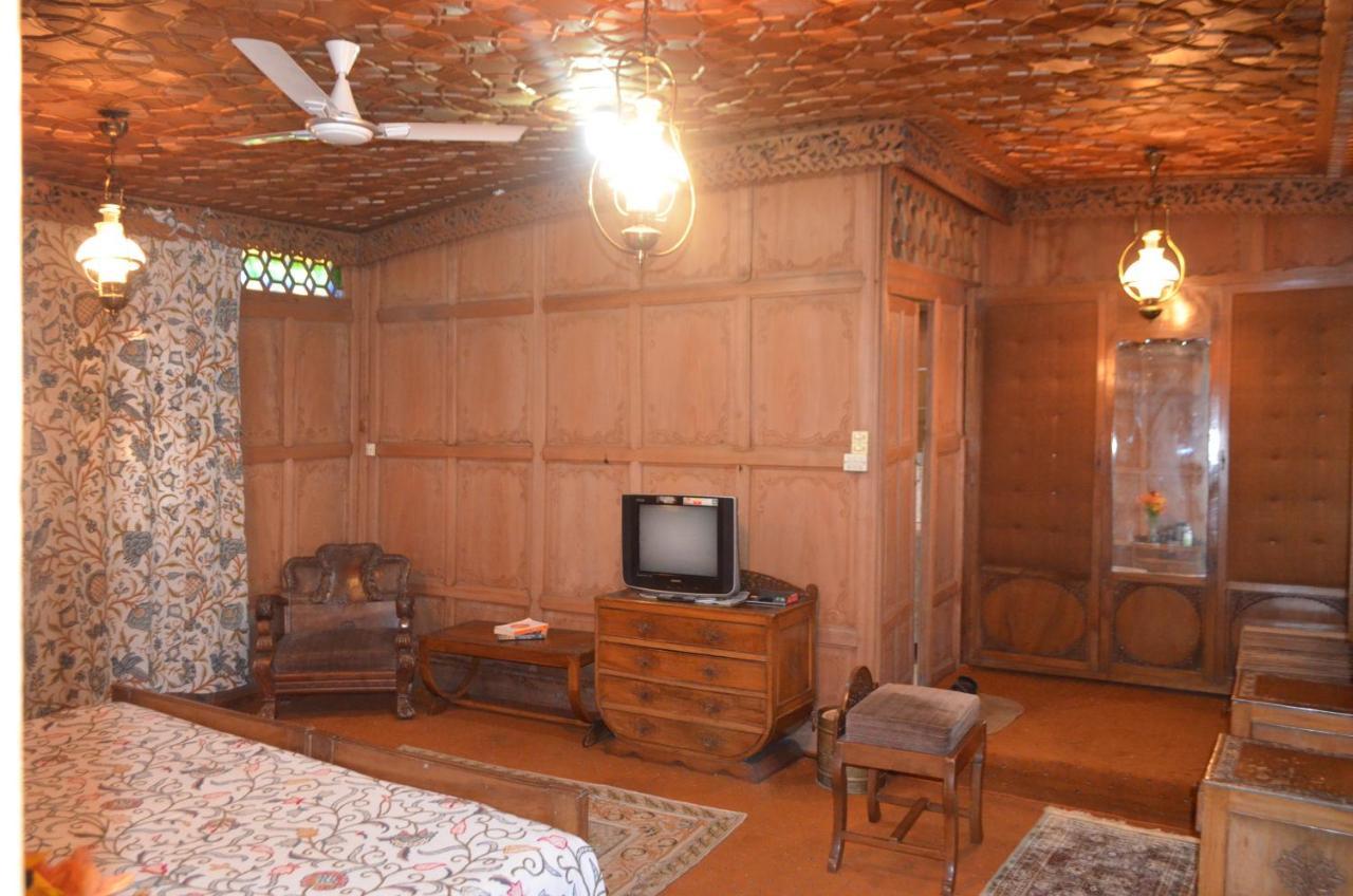 Hotel New Alexandra Houseboats Srīnagar Exteriér fotografie