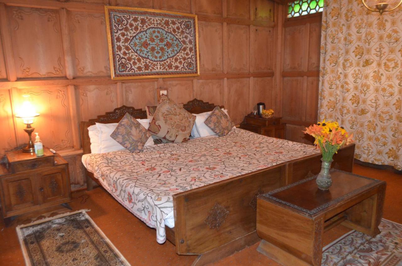 Hotel New Alexandra Houseboats Srīnagar Exteriér fotografie