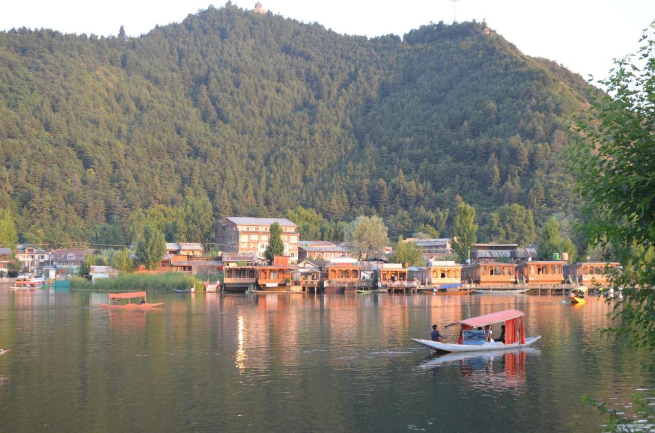 Hotel New Alexandra Houseboats Srīnagar Exteriér fotografie